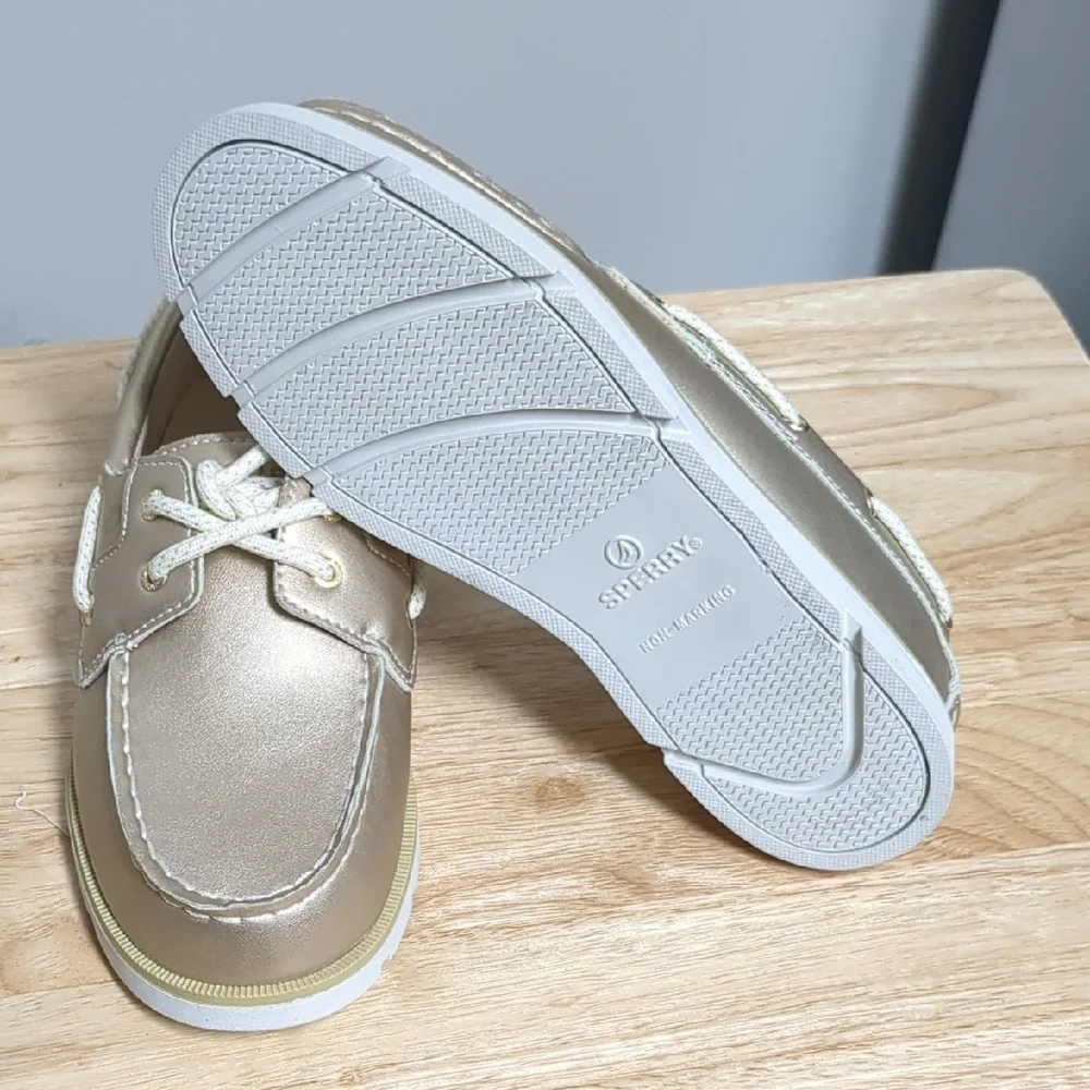 Sperry Kids Loafers in Gold and White